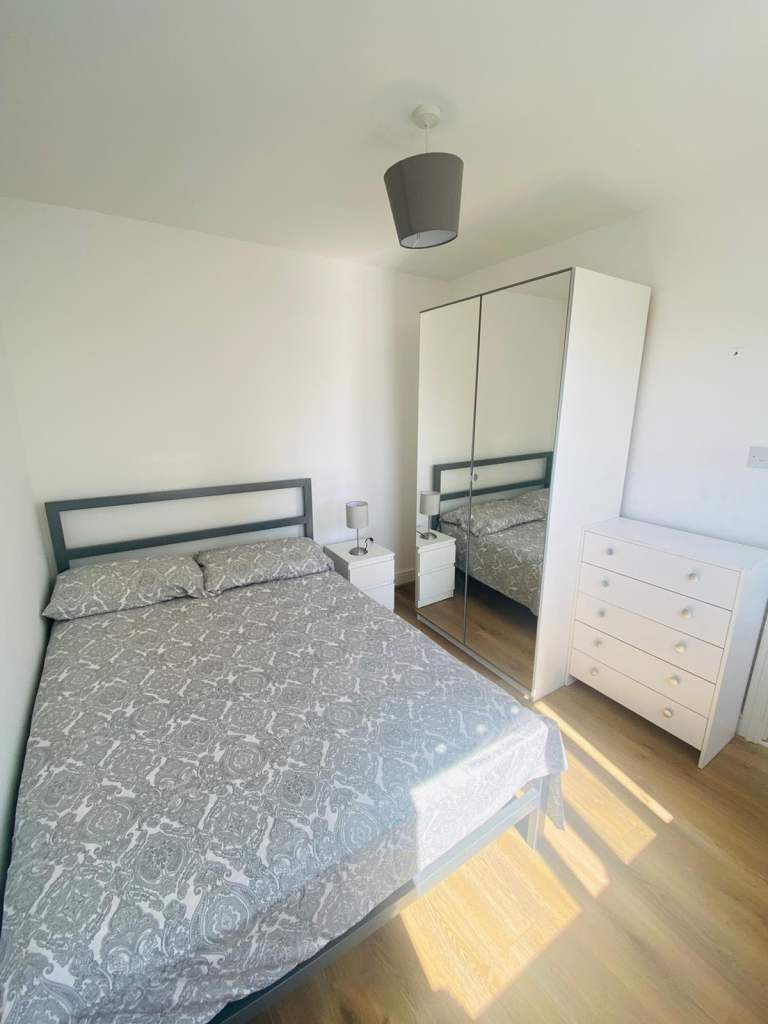 Bright Double Room in Tooting 