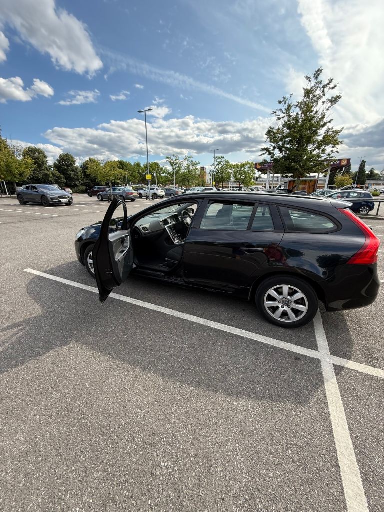 Volvo, V60, Estate, 2013, Manual, 1984 (cc), 5 doors