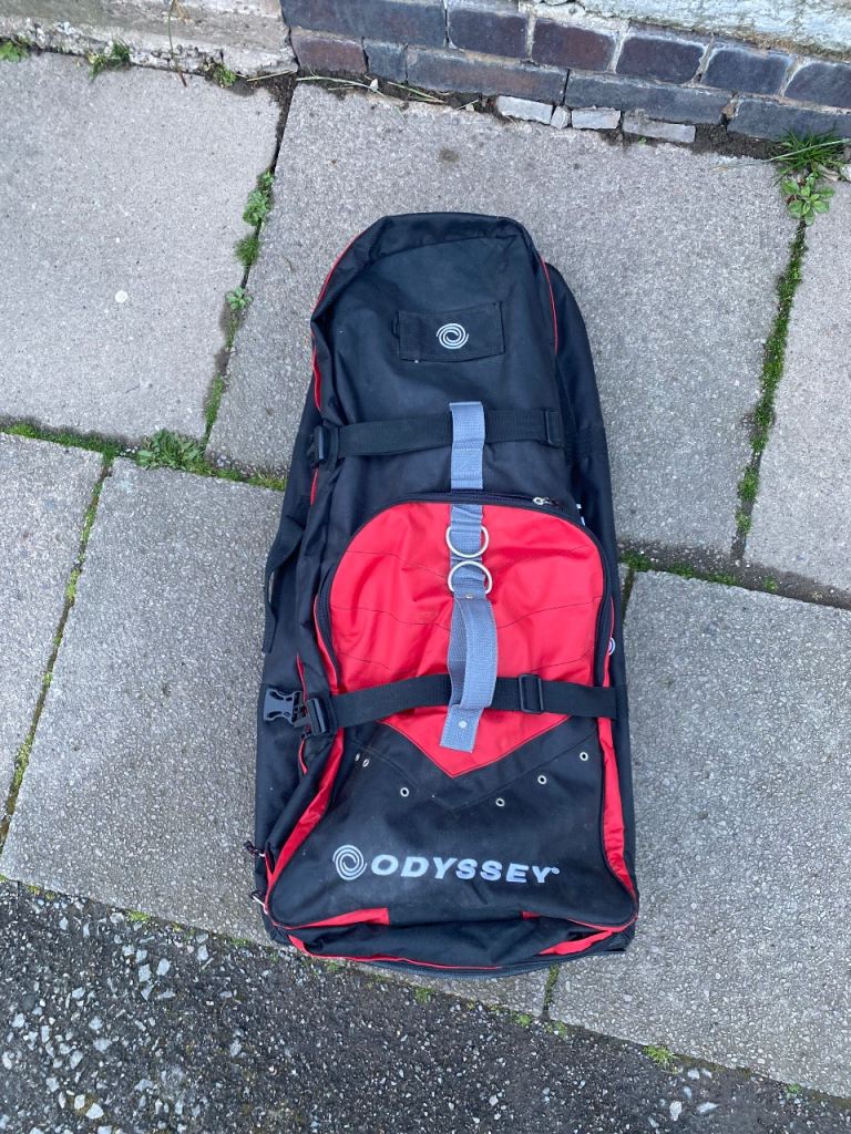 Odyssey Golf Bag with Wheels – Black and Red