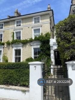 2 bedroom flat in Westcombe Park Road, London, SE3 (2 bed) (#2932286)