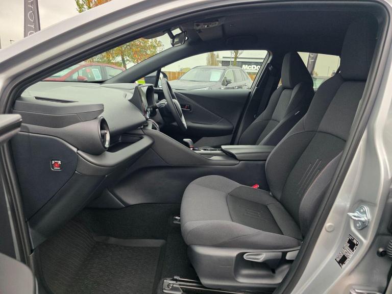 2025 Toyota C-HR 1.8 VVT-h Design SUV 5dr Petrol Hybrid CVT Euro 6 (s/s) (140 ps) HATCHBACK Petro...