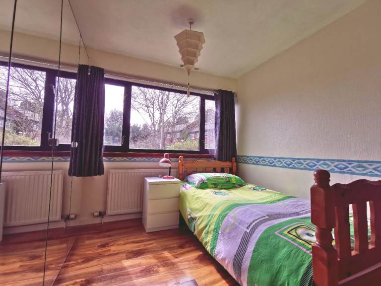Bright Spacious Room to Rent in BS10 7ND | Bills Inc | Direct City Commu 