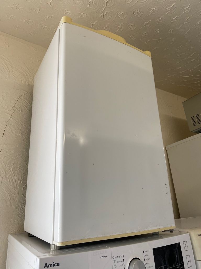 ✅🚚WHITE PROLINE UNDER COUNTER REFRIGERATOR £60 WE DO DELIVER 