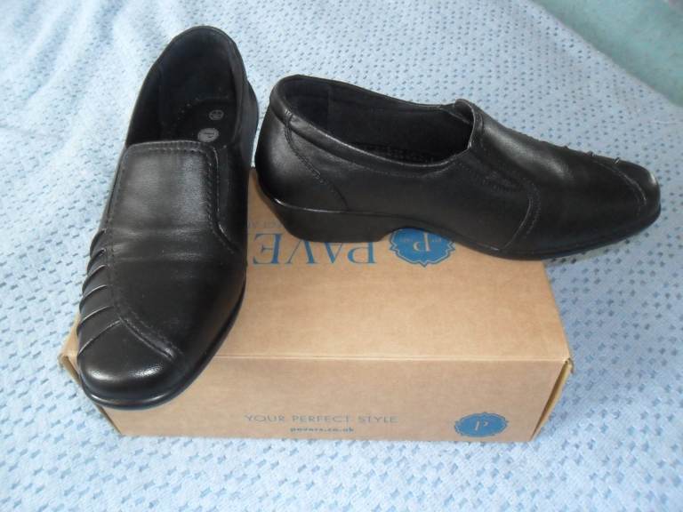 image for ladies PAVER shoes.