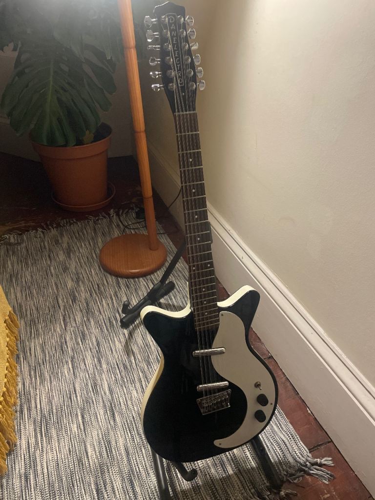 Danelectro DC-59 black & white 12 string electric guitar