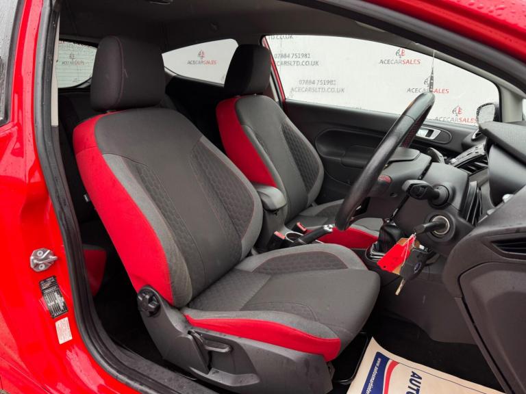 2015 Ford Fiesta 1.0 EcoBoost 140 Zetec S Red 3dr HATCHBACK PETROL Manual