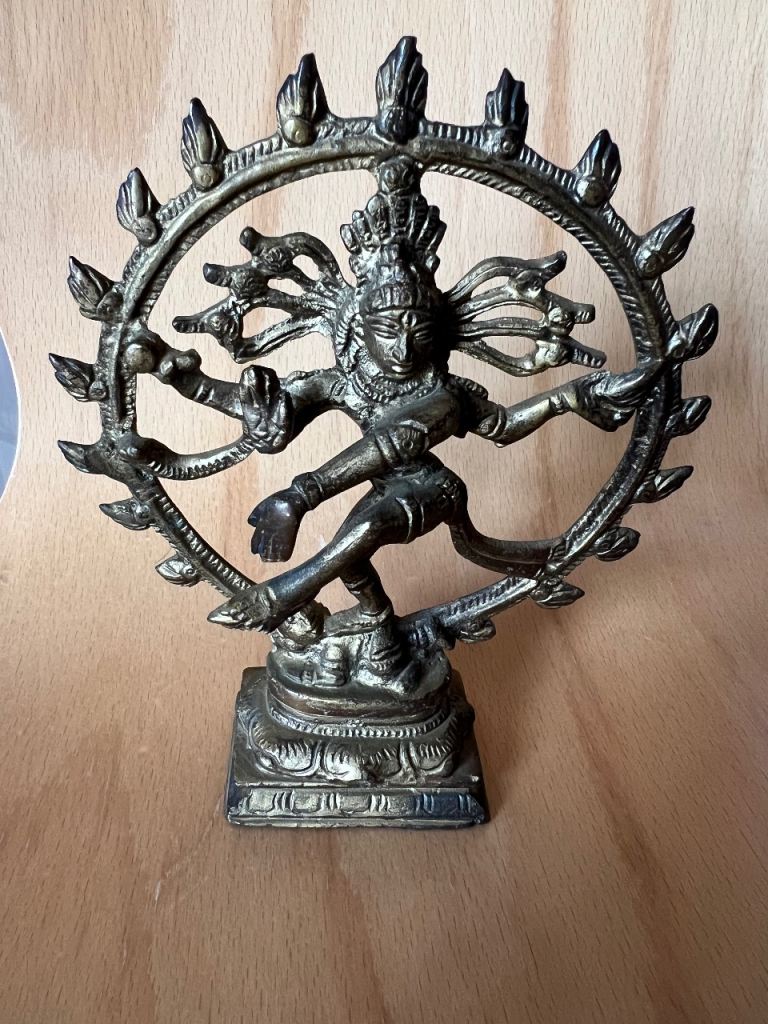 Natraj the dancing Shiva Lovely brass figurine depicting Nataraja, the dancing Shiva. 