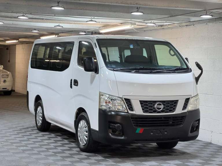 Nissan NV300 Caravan Minibus 2.5 Petrol Auto 10 Seat Petrol Automatic