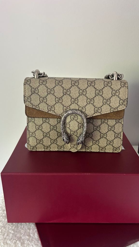 Gucci Dionysus GG Supreme Bag Medium