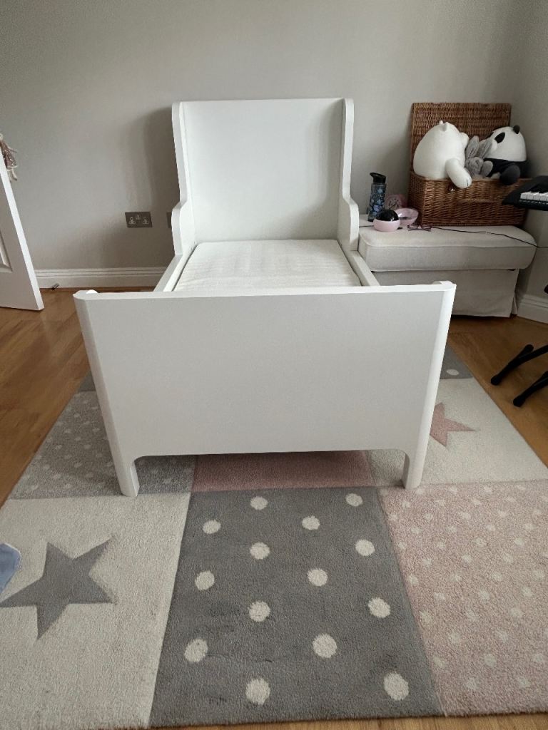 Busunge extendable bed from ikea 