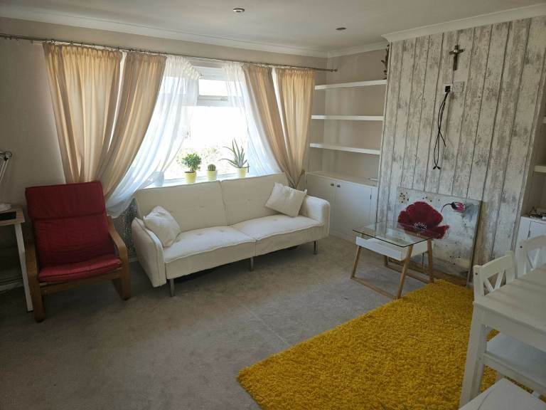 One bedroom - Port Road