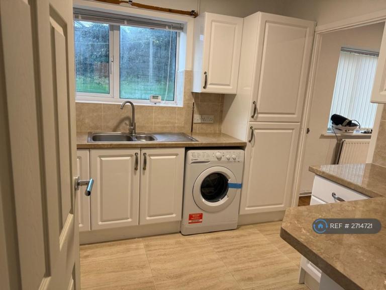 3 bedroom house in Cross Farm Road, Birmingham, B17 (3 bed) (#2714721)