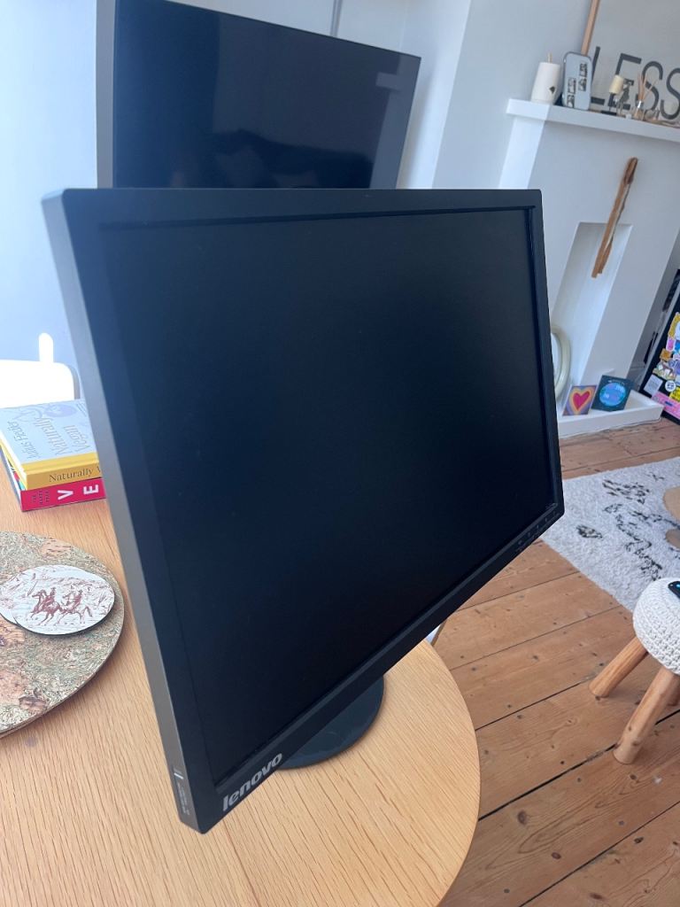 Lenovo pc monitor 