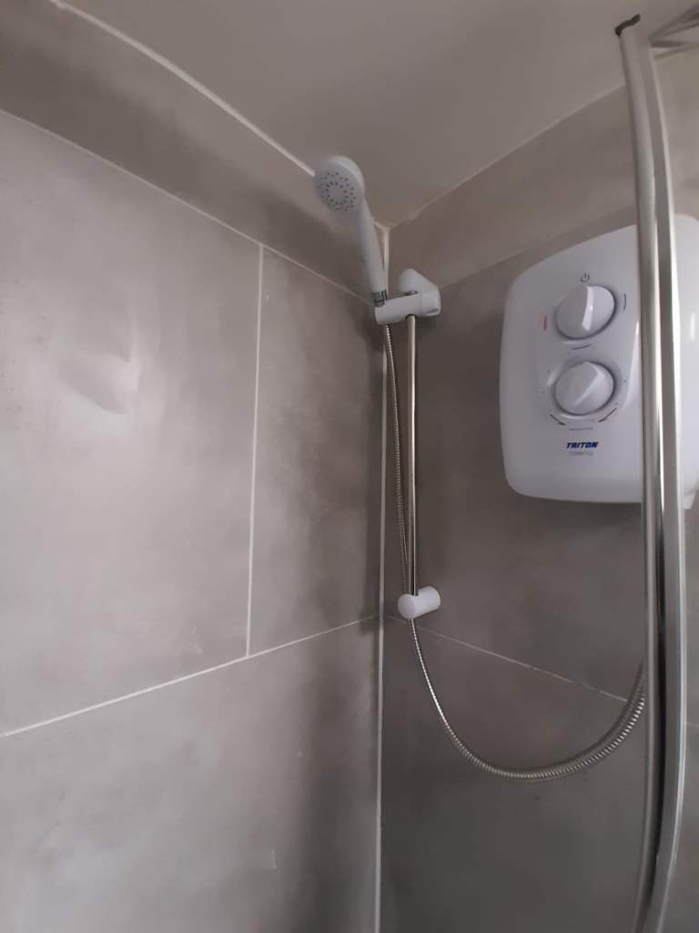 DSS 1BED GR FL FLAT+PRIV GARDEN OK SINGLE PARENT&CHILD 10 MIN WHITTON B.R. THEN 30 MIN WATERLOO