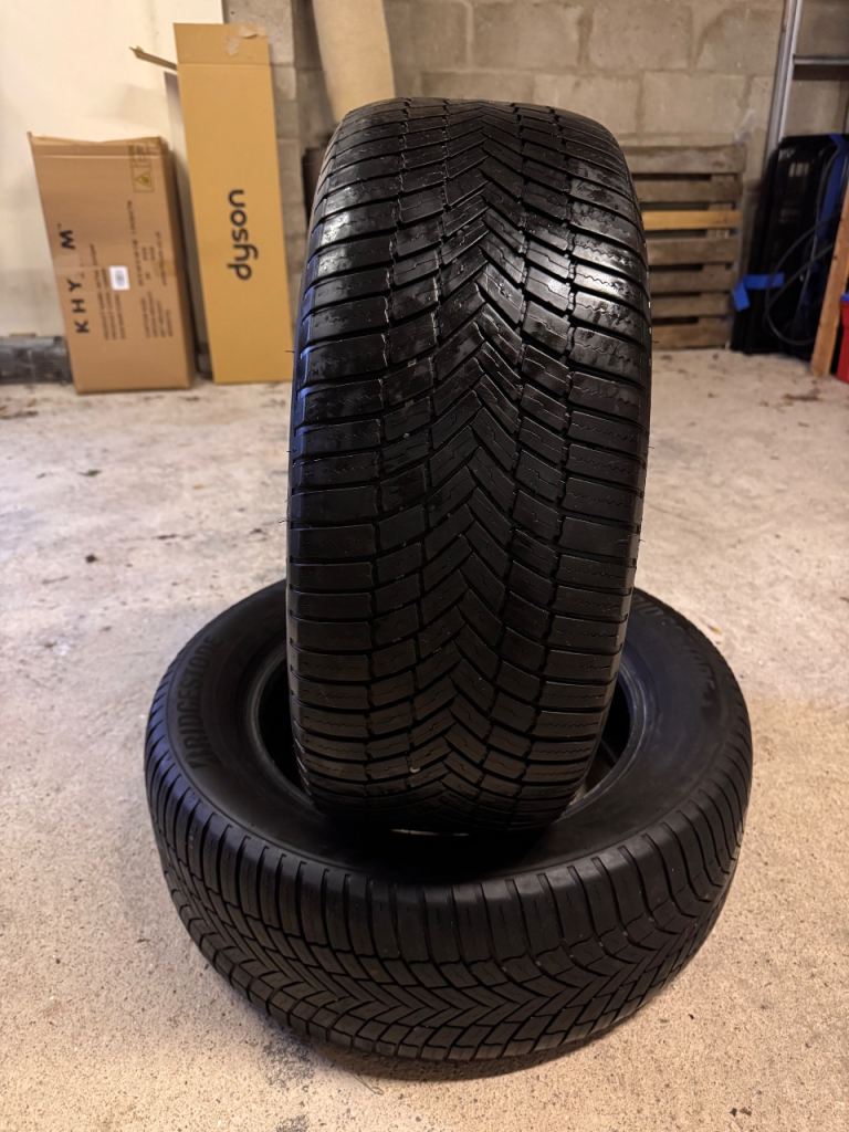 Two All Season 235/55 R17 103H  Bridgestone Weather Control A005