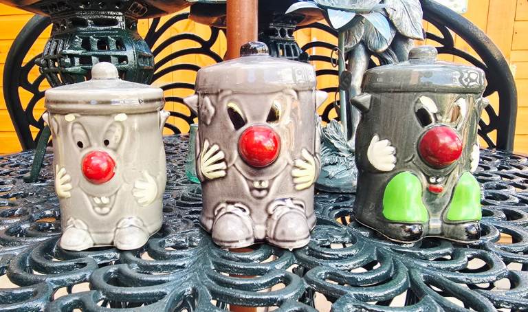 dusty Bin money boxes x3