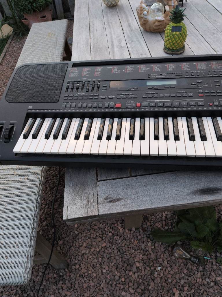 Yamaha ppsr s700