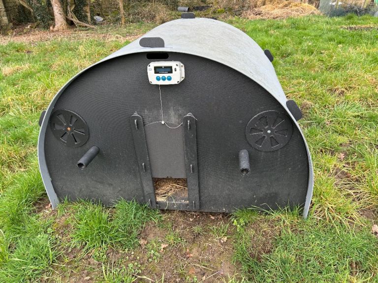 Solway poultry coop with auto pop hole