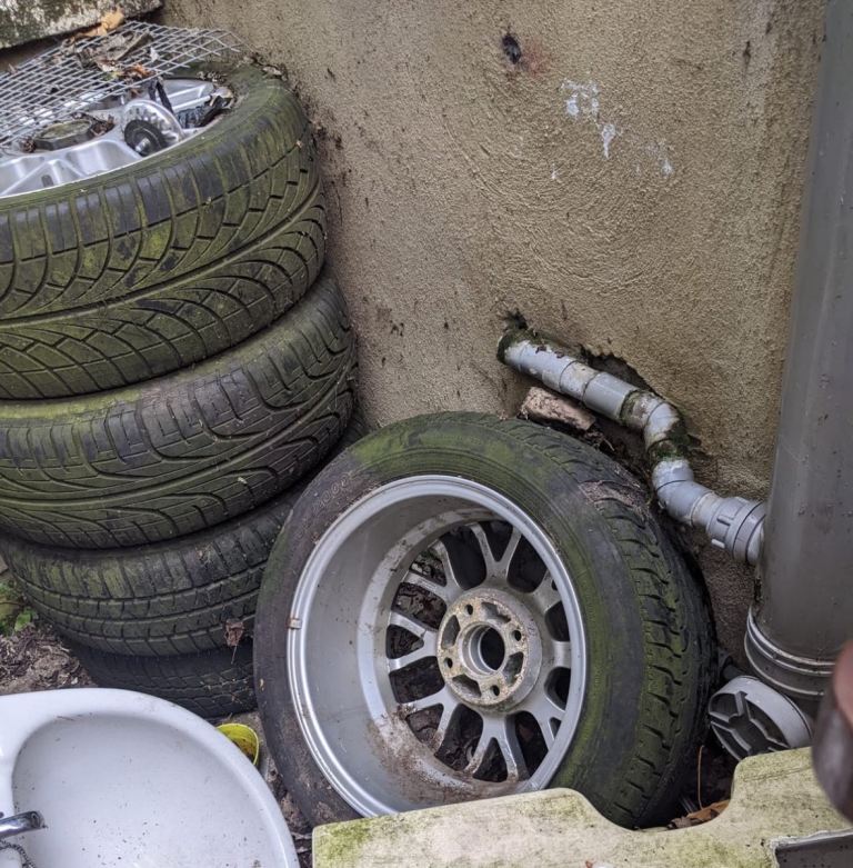 Car tyres and alloys 205/50R15