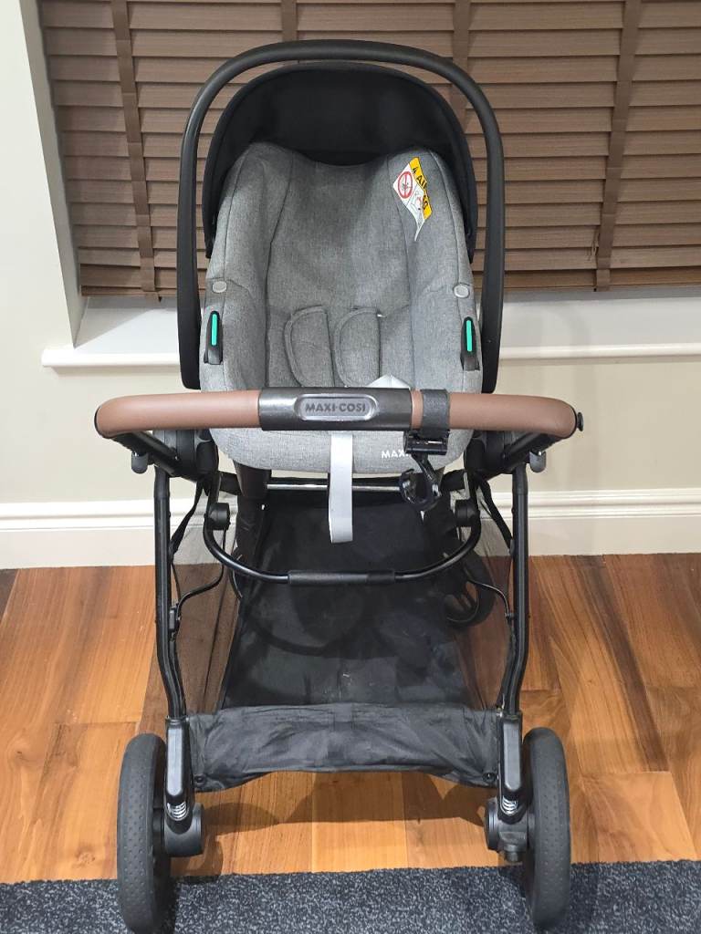 Maxi Cosi - travel system (like new)
