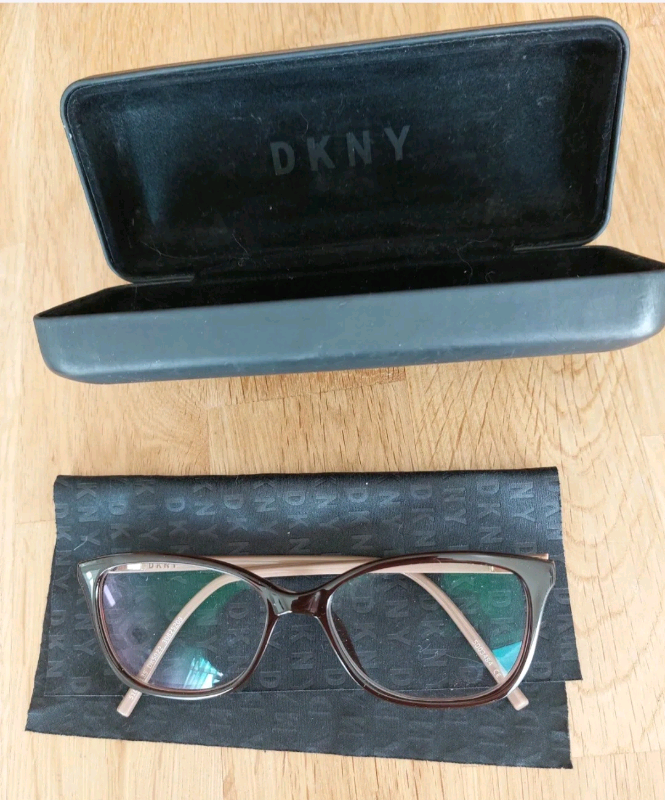 DKNY Prescription Glasses Strength Of Glass +2 💕.