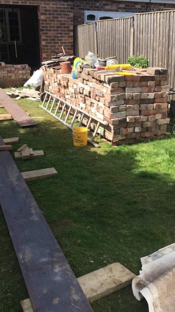Reclaimed clean bricks 
