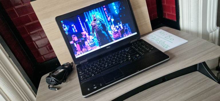 LIGHT GAMING MULTIMEDIA OFFICE 15.6" Core i7 RADEON graphics DELL Laptop PC Computer