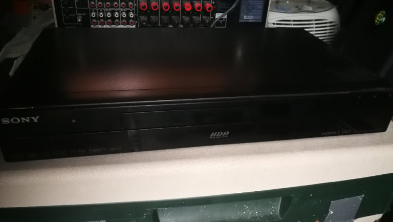 Sony RDR-DC100 DVD player / recorder HDMi