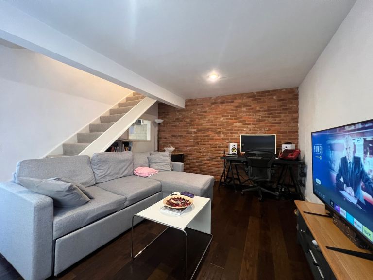 Spacious Double Room - West Norwood