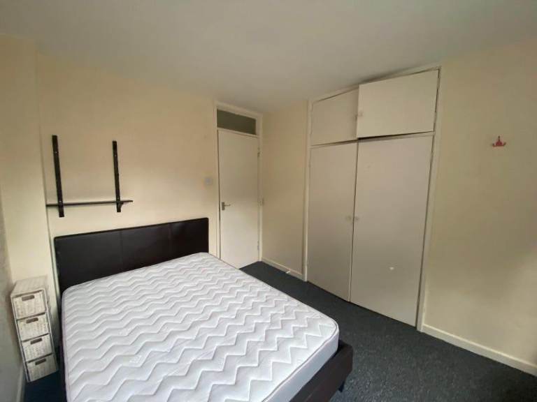 💫Bright Double Room Available – Near Battersea Park & Clapham Junction