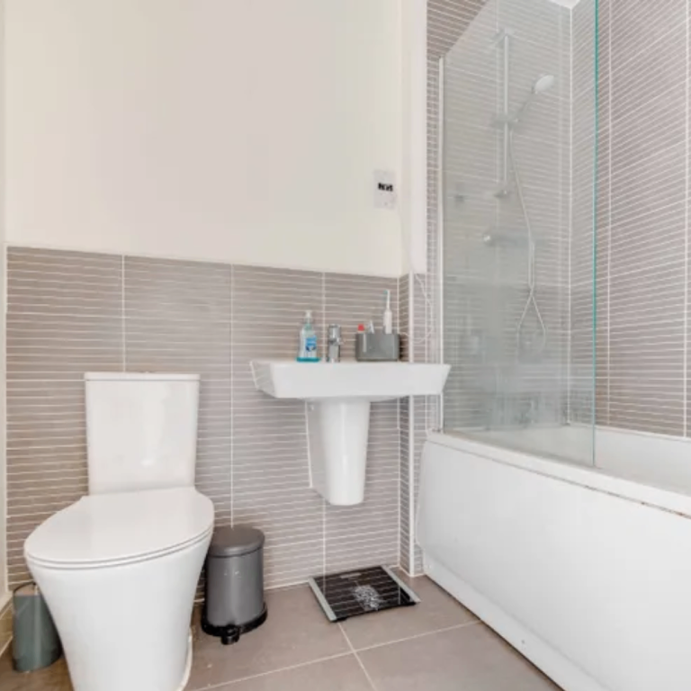 Support available at 36 Ombersley Road, Birmingham. Universal Apply.