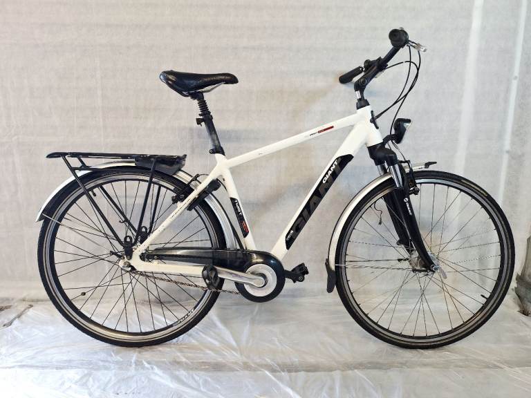  x🚲🚲Nice Condition Giant City Bike 7 Speed Hub Gear L Frame Suspension Rack  Mudguards 