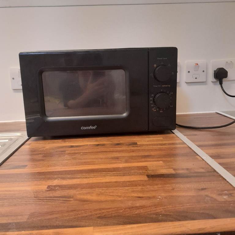 Microwave 800w VGC