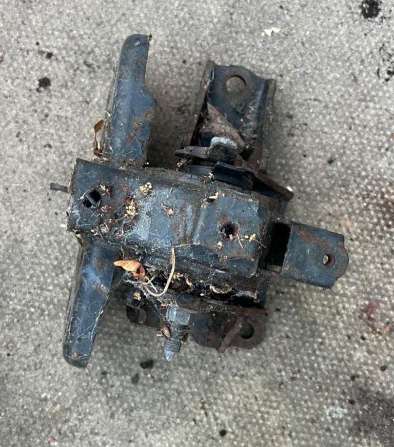 Genuine Toyota Prius 1.8L Hybrid 2009~2015 Insulator Engine Mount 