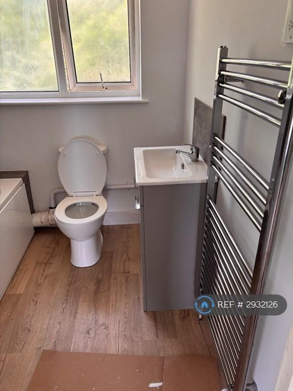 5 bedroom house in Dereham Way, Poole, BH12 (5 bed) (#2932126)