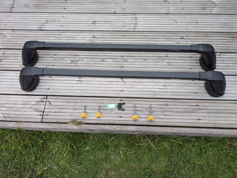 Hyundai i30 roof bars