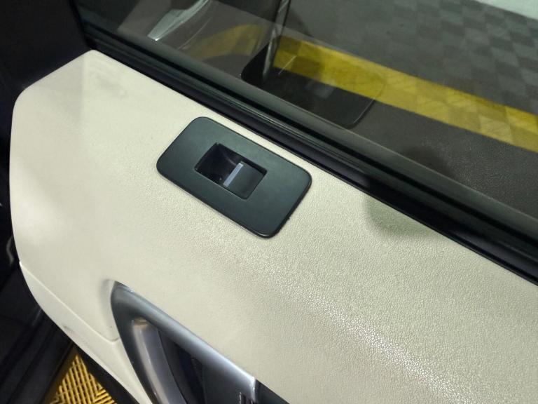 2017 Land Rover Discovery Sport 2.0 TD4 HSE Luxury Auto 4WD Euro 6 (s/s) 5dr ESTATE Diesel Automatic