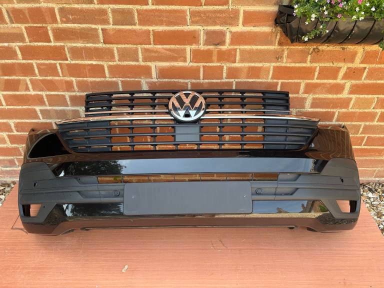 Genuine VW Transporter T6.1 Highline Front bumper & Grill 2024 in Deep Black