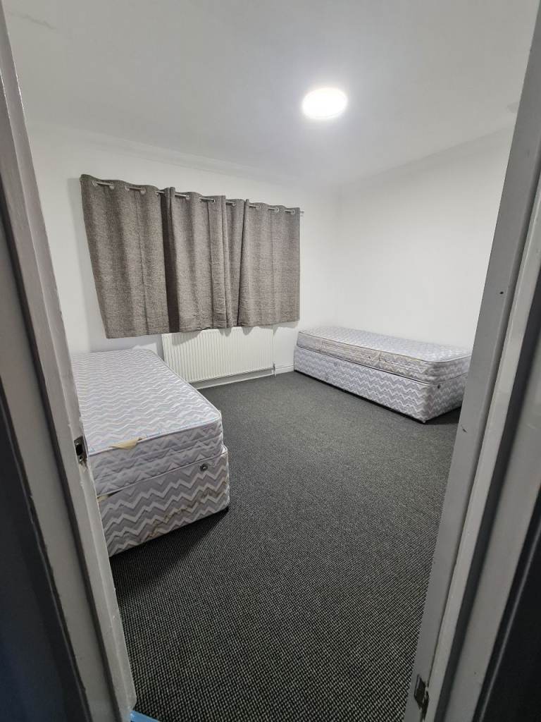 Double Room W/O bills £650