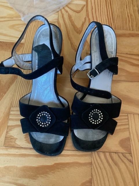 Vintage Ladies Black Suede shoes, Size 5 – Good Condition