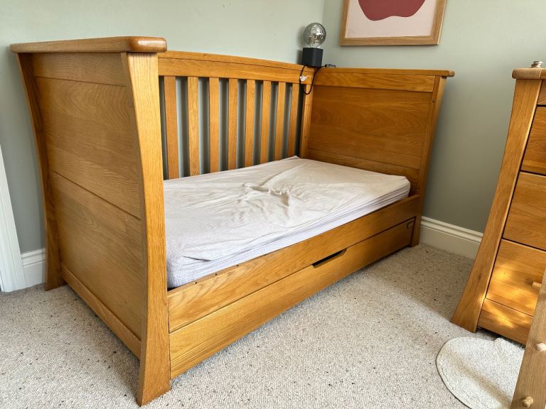 Wooden Baby Cot Bed with Storage Drawer and Changing Table
