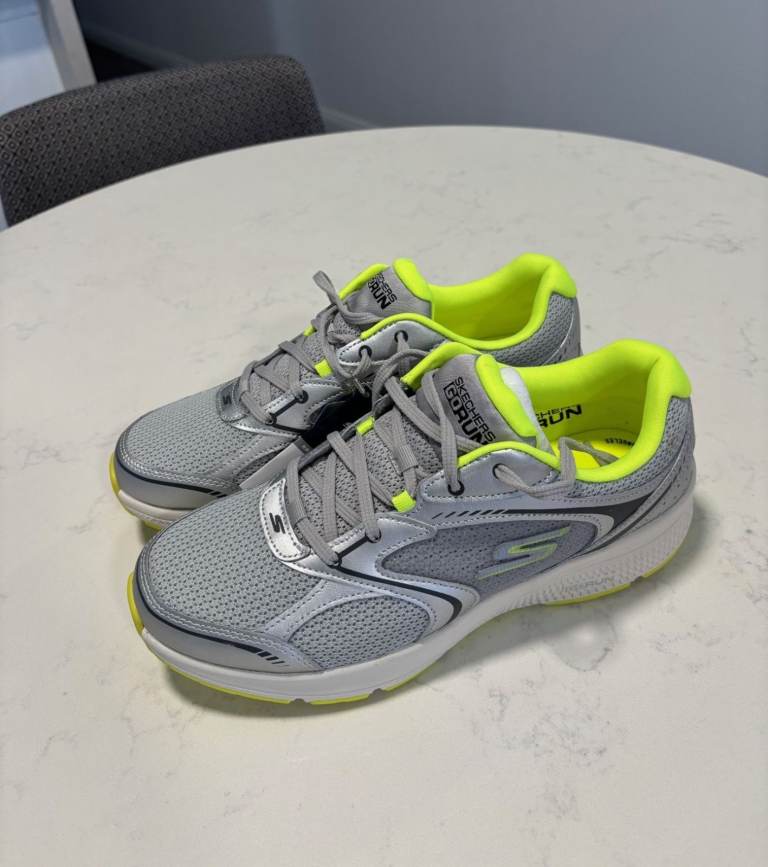 Skechers womens running trainers Go Run Consistent - Chandra silver lime, size 7 BRAND NEW