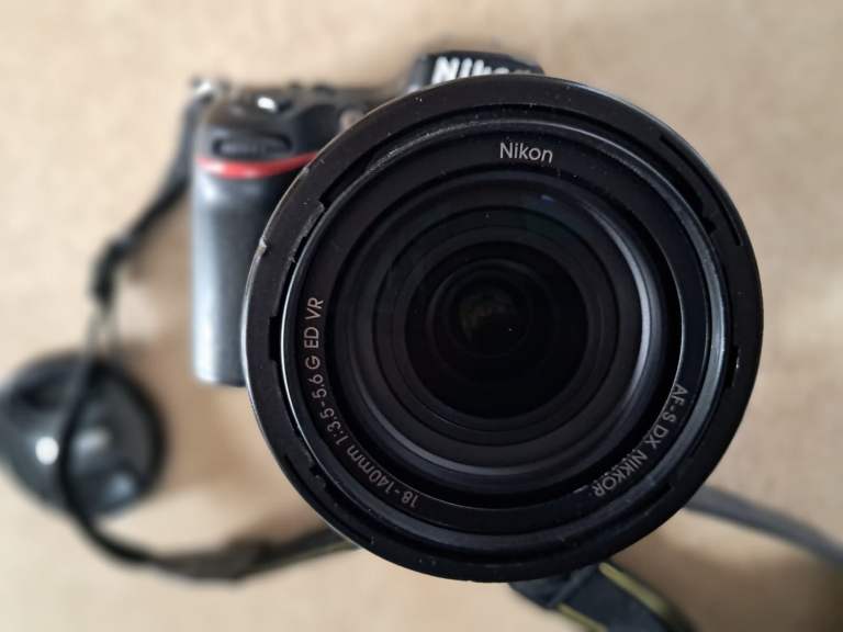 Nikon D7200 + AF-S DX NIKKOR 18-140mm f/3.5-5.6G ED VR 