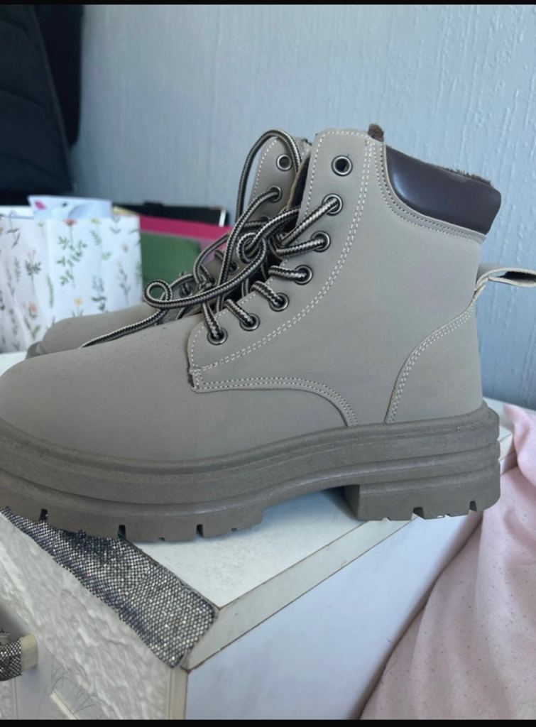 Grey Lace-Up Boots – Good Condition, UK Size 9