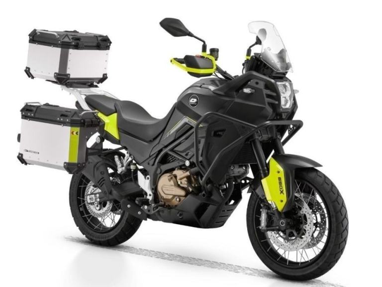 2026 QJ Motor SVT 650 X, touring, adventure, full luggage