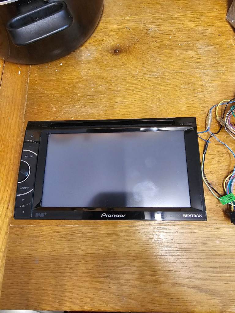 PIONEER AVH-X3500DAB DAB DVD BLUETOOTH DOUBLE DIN CAR STEREO HEAD UNIT