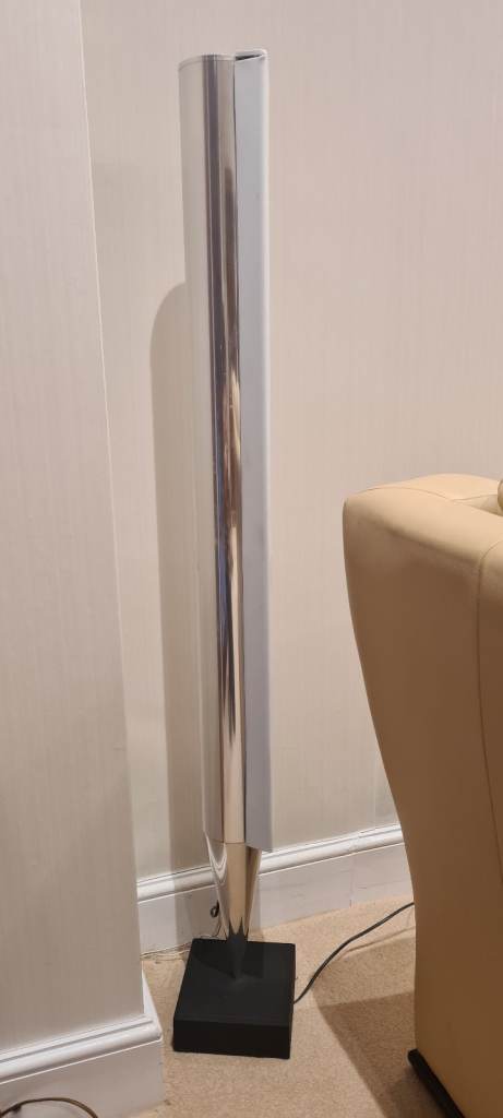 Bang & Olufsen BeoLab 8000 silver and white speakers, pencil design