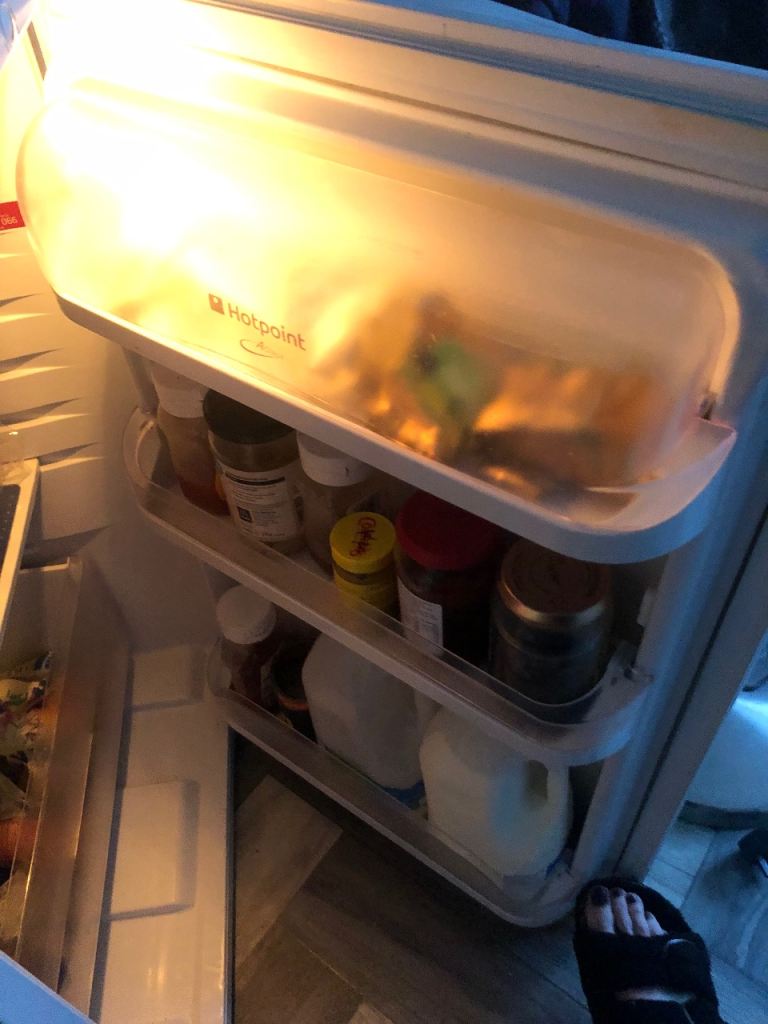 Under counter fridge 