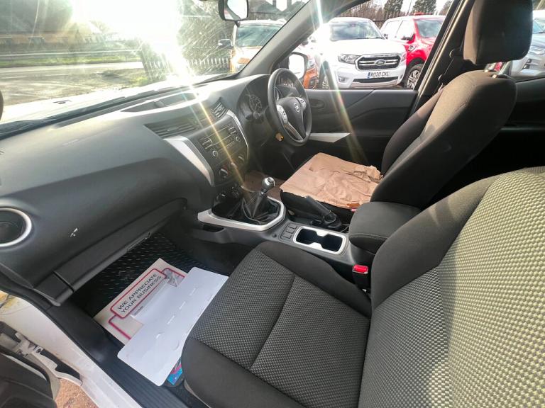 2018 Nissan Navara 2.3 dCi Visia King Pickup Extended Cab 4dr Diesel Manual 4WD Euro 6 (s/s) ( Pi...