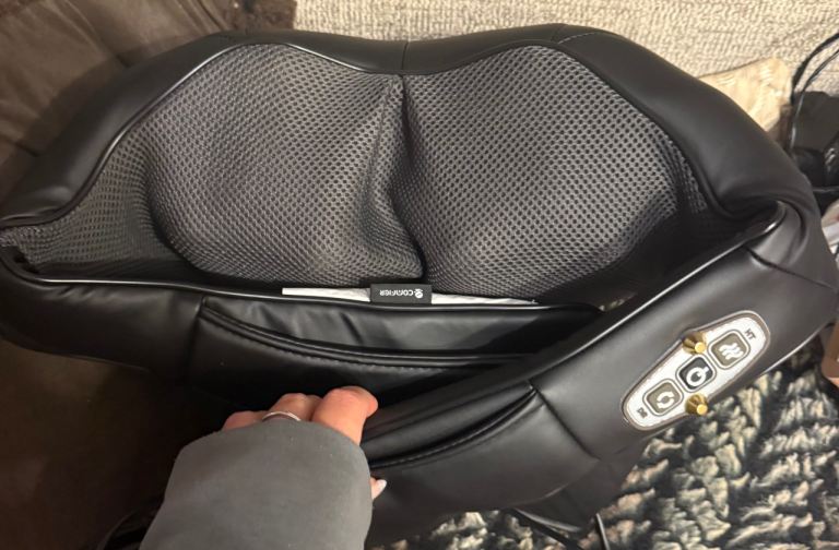  Comfier Shiatsu Neck and Shoulder Massager.